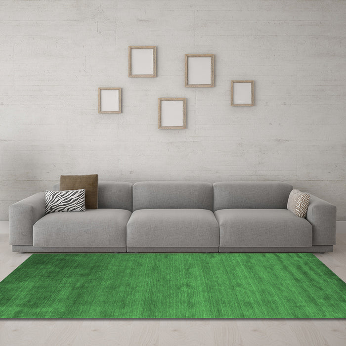 Machine Washable Abstract Emerald Green Contemporary Area Rugs in a Living Room,, wshcon41emgrn