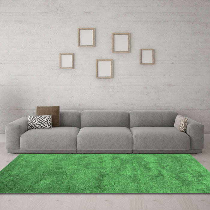 Machine Washable Abstract Emerald Green Contemporary Area Rugs in a Living Room,, wshcon420emgrn