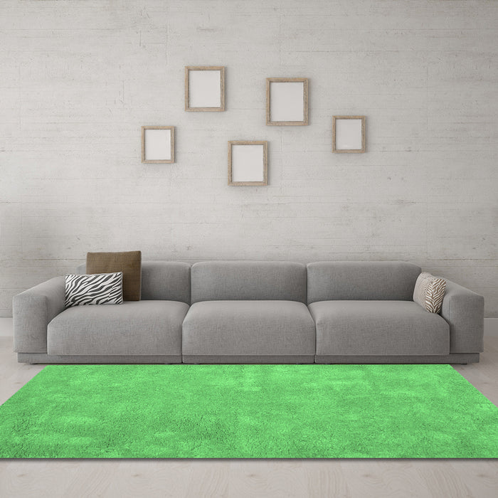 Machine Washable Abstract Emerald Green Contemporary Area Rugs in a Living Room,, wshcon421emgrn
