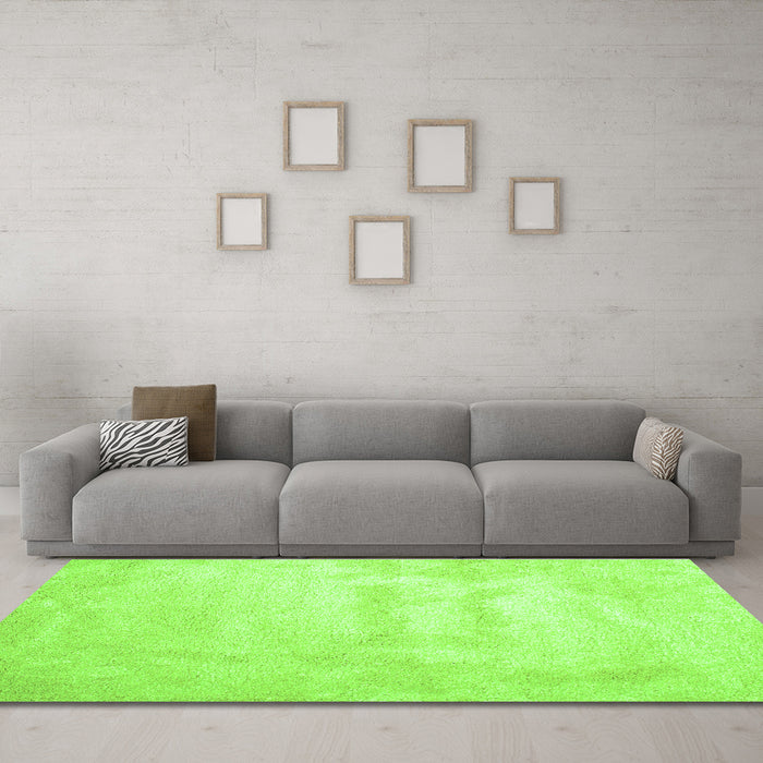 Machine Washable Abstract Green Contemporary Area Rugs in a Living Room,, wshcon423grn