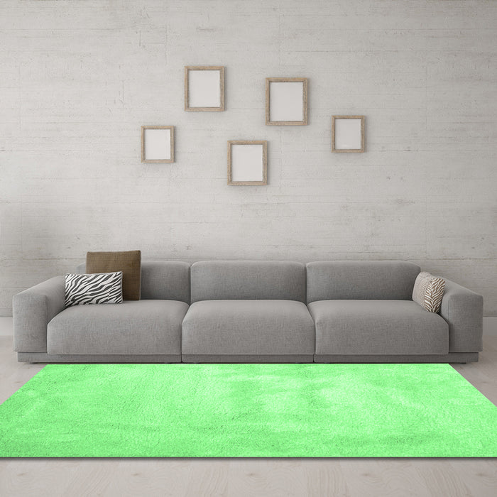 Machine Washable Abstract Emerald Green Contemporary Area Rugs in a Living Room,, wshcon423emgrn
