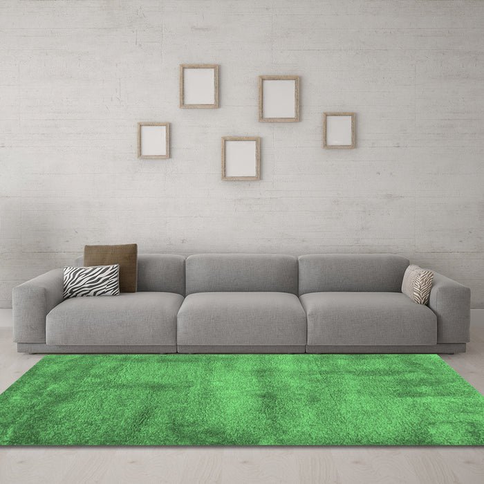Machine Washable Abstract Emerald Green Contemporary Area Rugs in a Living Room,, wshcon425emgrn