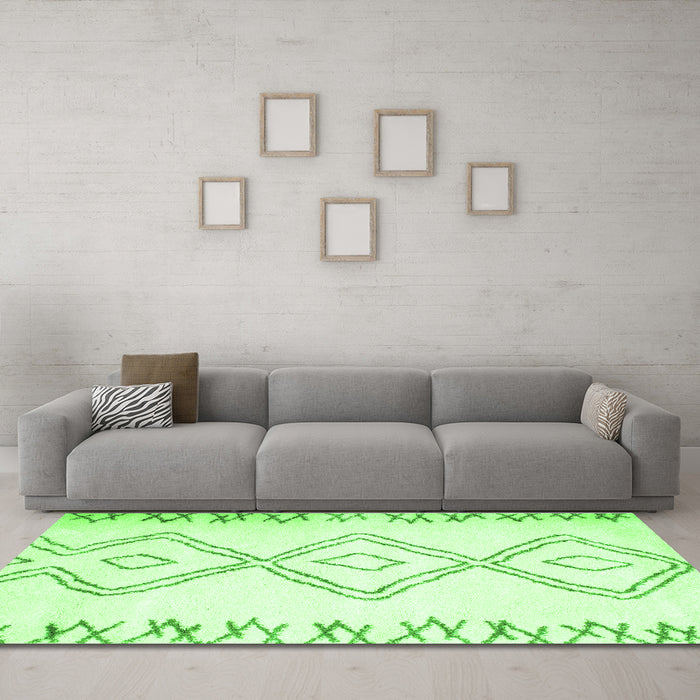 Machine Washable Solid Green Modern Area Rugs in a Living Room,, wshcon431grn
