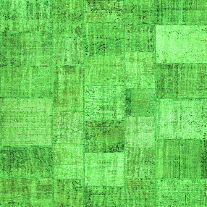 Serging Thickness of Patchwork Green Transitional Rug, con434grn
