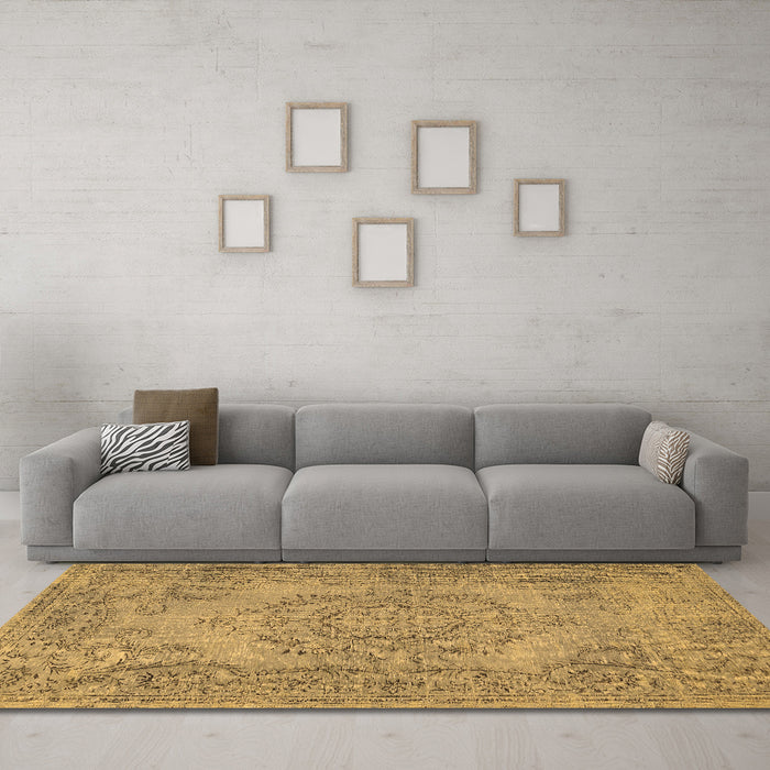 Machine Washable Abstract Brown Contemporary Rug in a Living Room,, wshcon436brn