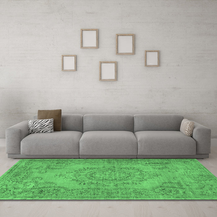 Machine Washable Abstract Emerald Green Contemporary Area Rugs in a Living Room,, wshcon436emgrn