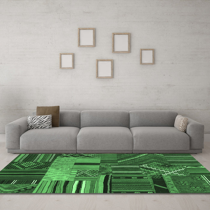 Machine Washable Patchwork Emerald Green Transitional Area Rugs in a Living Room,, wshcon437emgrn