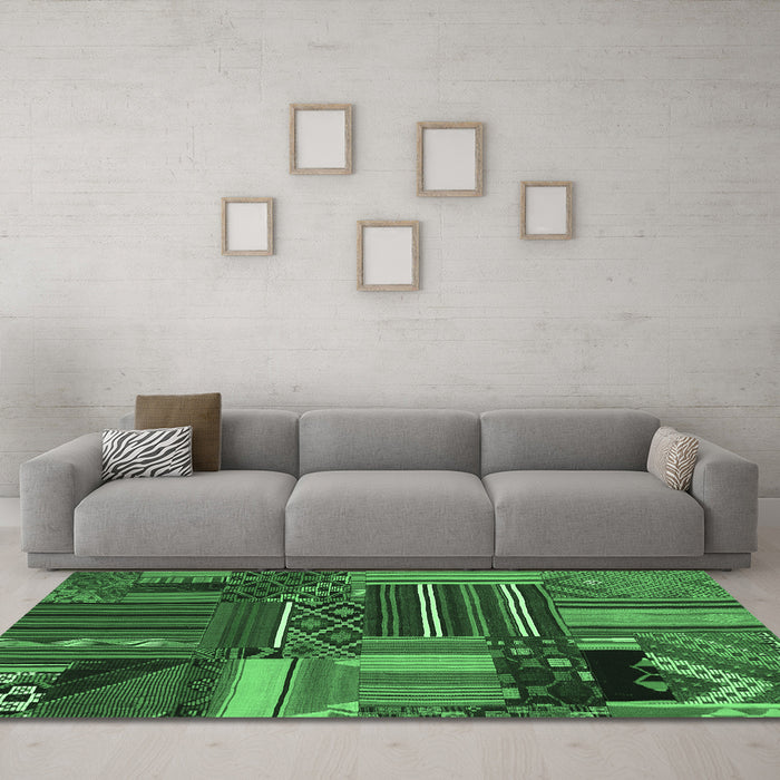 Machine Washable Patchwork Emerald Green Transitional Area Rugs in a Living Room,, wshcon438emgrn