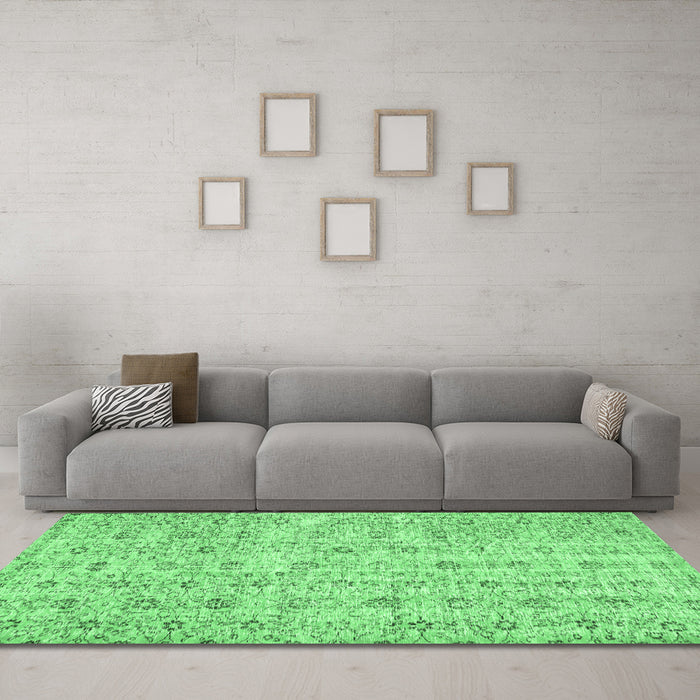 Machine Washable Abstract Emerald Green Contemporary Area Rugs in a Living Room,, wshcon440emgrn
