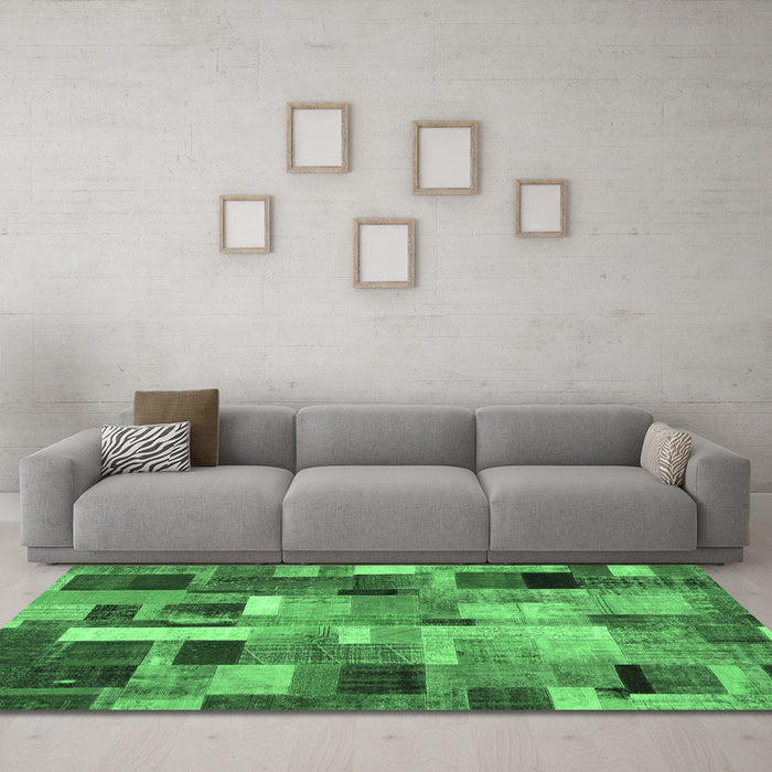 Machine Washable Patchwork Emerald Green Transitional Area Rugs in a Living Room,, wshcon443emgrn