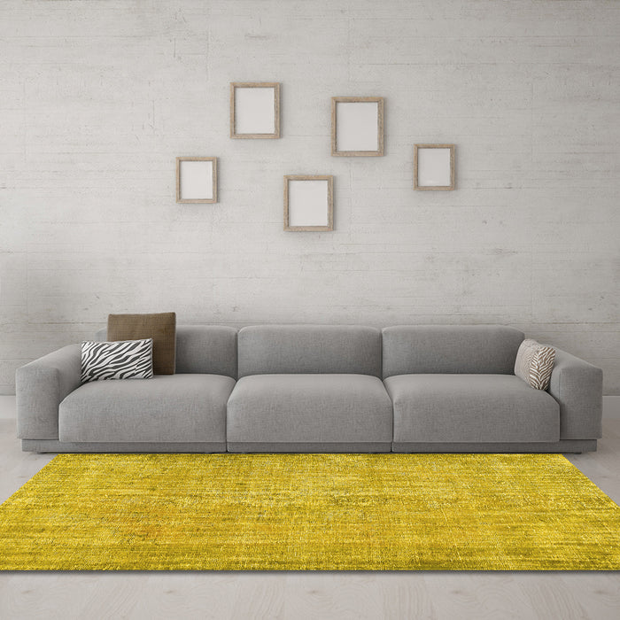Machine Washable Abstract Yellow Contemporary Rug in a Living Room, wshcon444yw