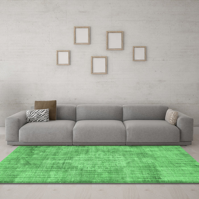 Machine Washable Abstract Emerald Green Contemporary Area Rugs in a Living Room,, wshcon447emgrn