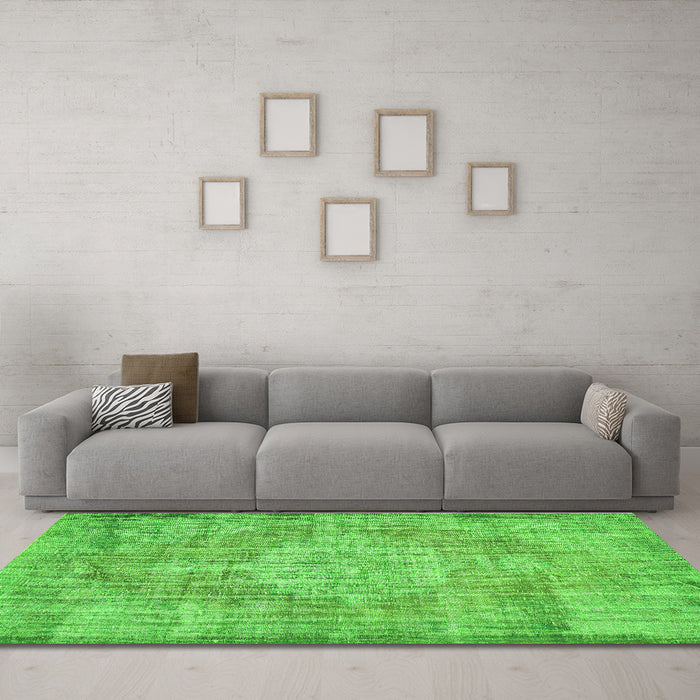 Machine Washable Abstract Green Contemporary Area Rugs in a Living Room,, wshcon447grn