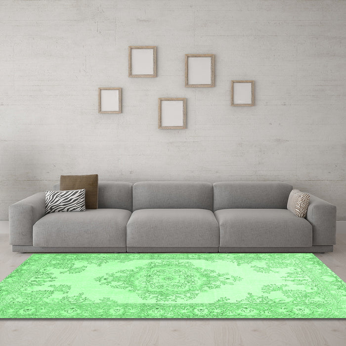 Machine Washable Abstract Emerald Green Contemporary Area Rugs in a Living Room,, wshcon449emgrn