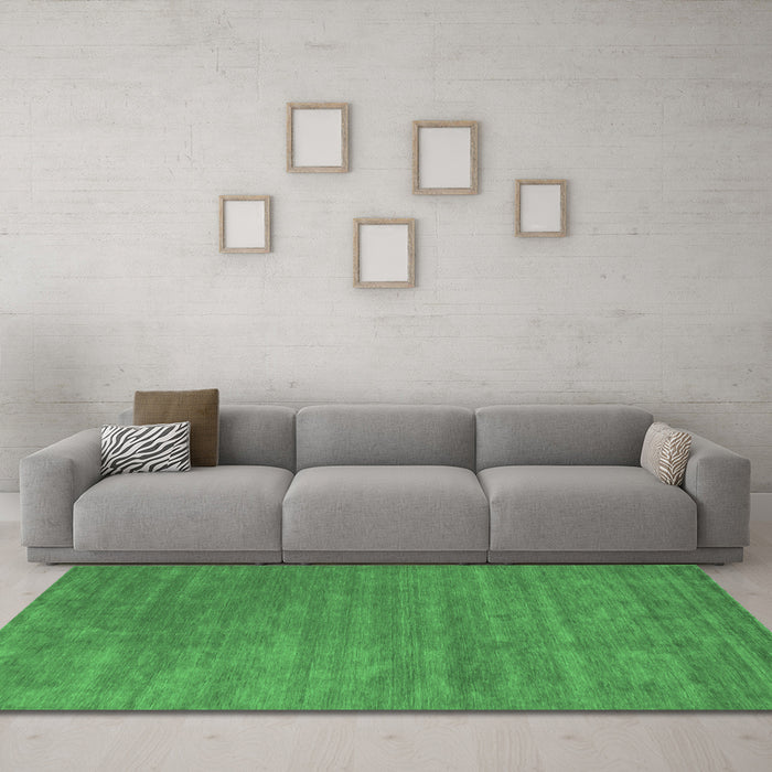 Machine Washable Abstract Emerald Green Contemporary Area Rugs in a Living Room,, wshcon44emgrn
