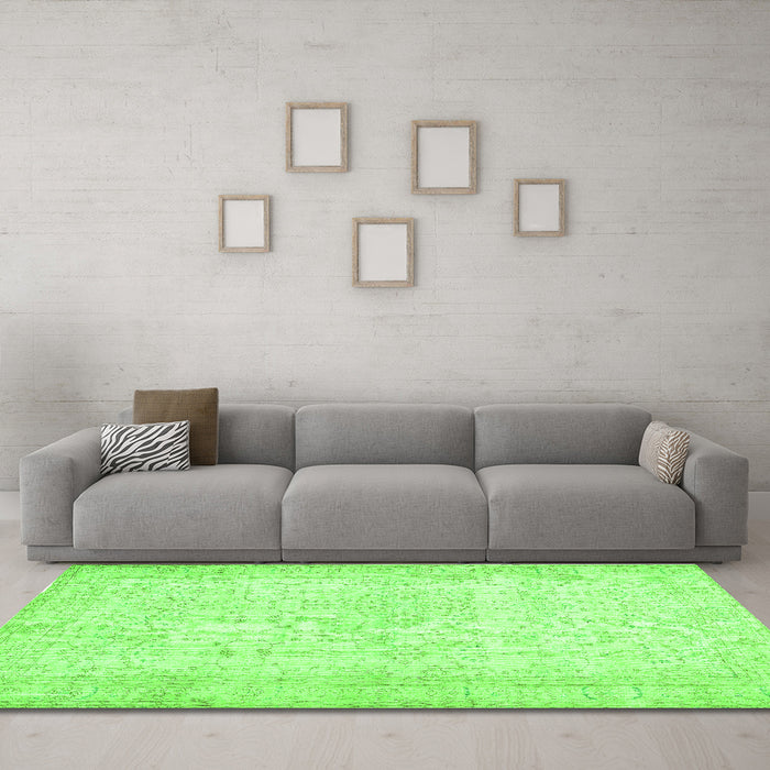 Machine Washable Abstract Green Contemporary Area Rugs in a Living Room,, wshcon450grn