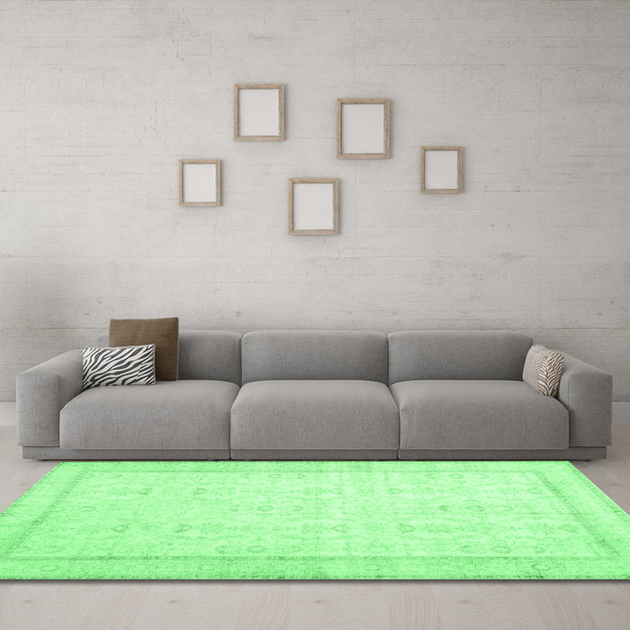 Machine Washable Abstract Emerald Green Contemporary Area Rugs in a Living Room,, wshcon452emgrn