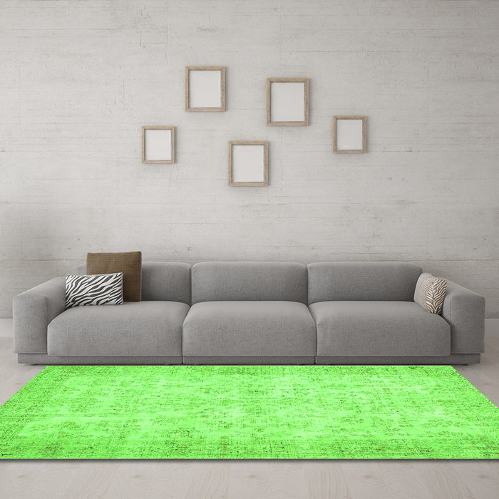 Machine Washable Abstract Green Contemporary Area Rugs in a Living Room,, wshcon453grn