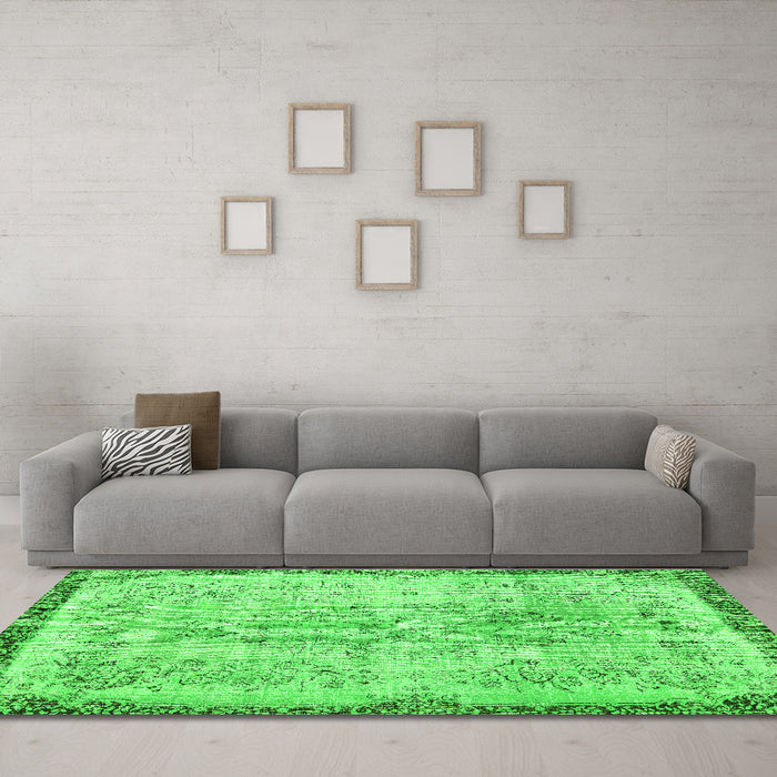 Machine Washable Abstract Green Contemporary Area Rugs in a Living Room,, wshcon456grn