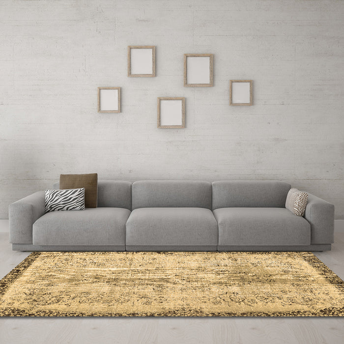 Machine Washable Abstract Brown Contemporary Rug in a Living Room,, wshcon456brn