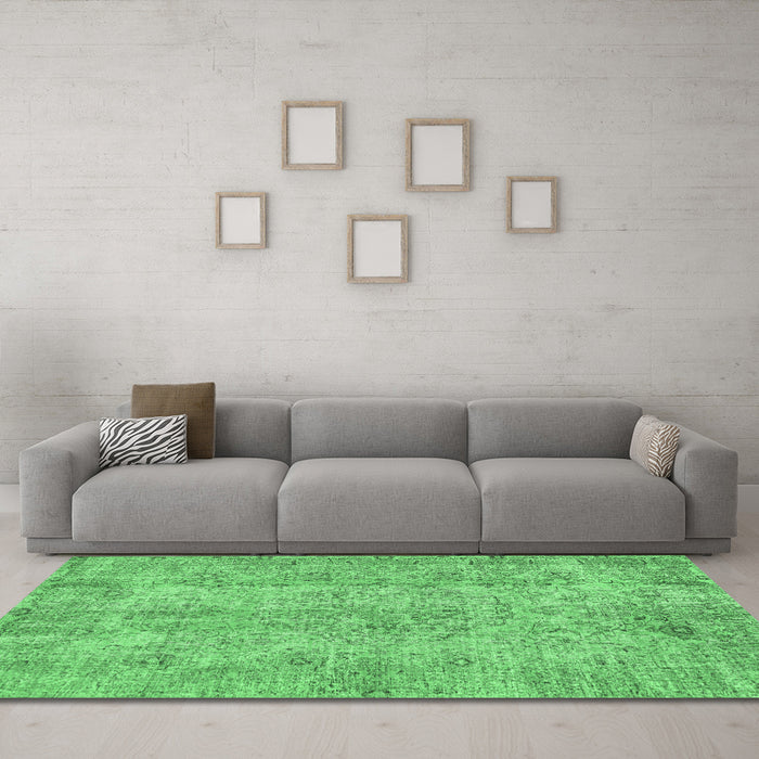 Machine Washable Abstract Emerald Green Contemporary Area Rugs in a Living Room,, wshcon457emgrn