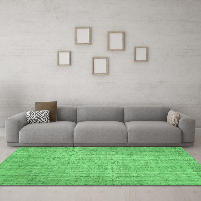 Machine Washable Abstract Emerald Green Contemporary Area Rugs in a Living Room,, wshcon459emgrn