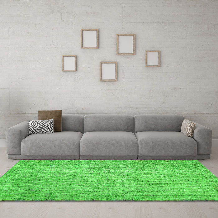 Machine Washable Abstract Green Contemporary Area Rugs in a Living Room,, wshcon459grn