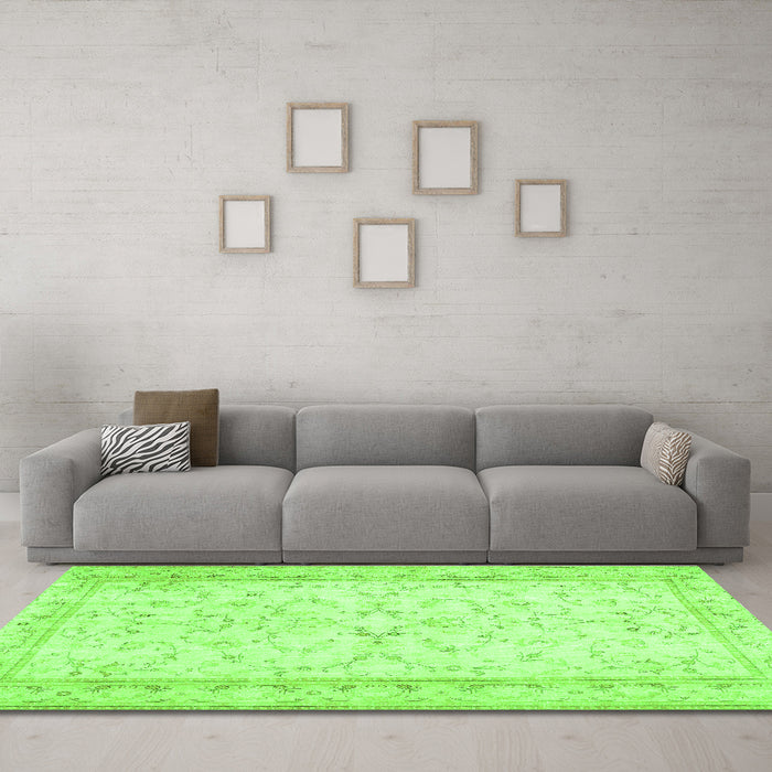 Machine Washable Abstract Green Contemporary Area Rugs in a Living Room,, wshcon460grn