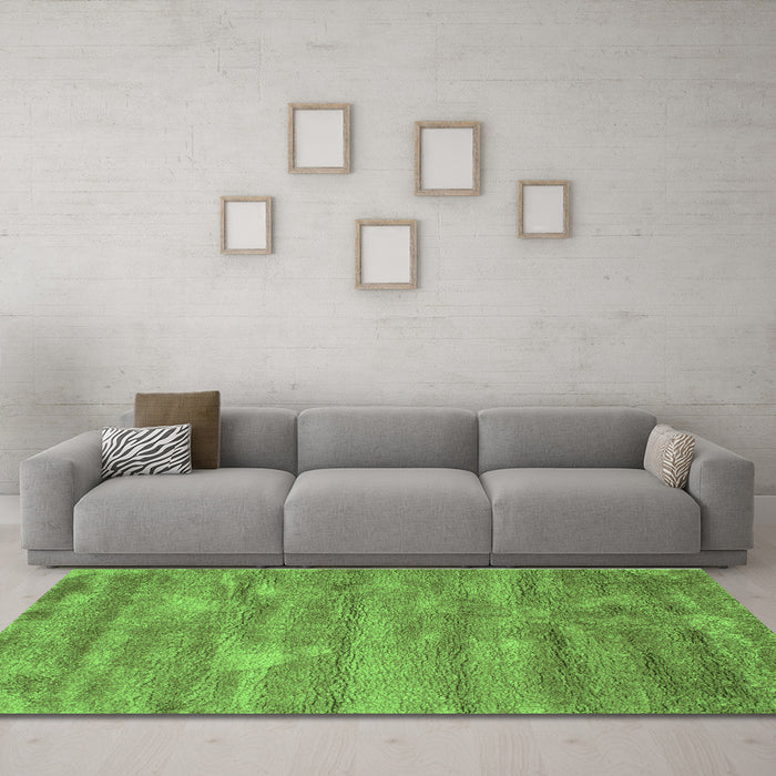 Machine Washable Abstract Green Contemporary Area Rugs in a Living Room,, wshcon468grn