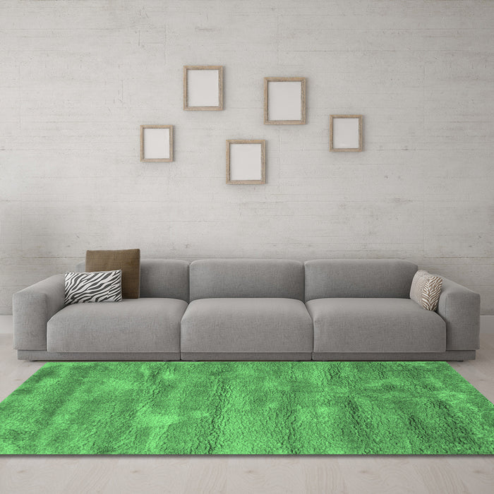Machine Washable Abstract Emerald Green Contemporary Area Rugs in a Living Room,, wshcon468emgrn