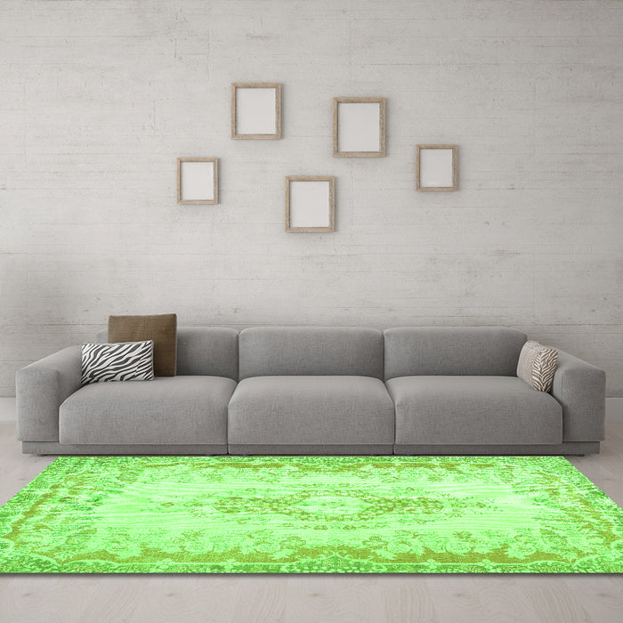 Machine Washable Abstract Green Contemporary Area Rugs in a Living Room,, wshcon473grn