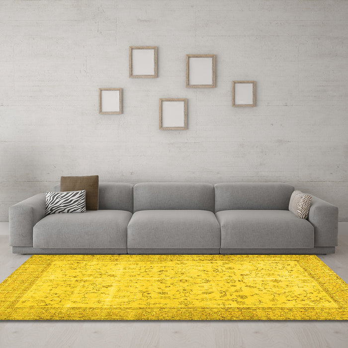 Machine Washable Abstract Yellow Contemporary Rug in a Living Room, wshcon474yw