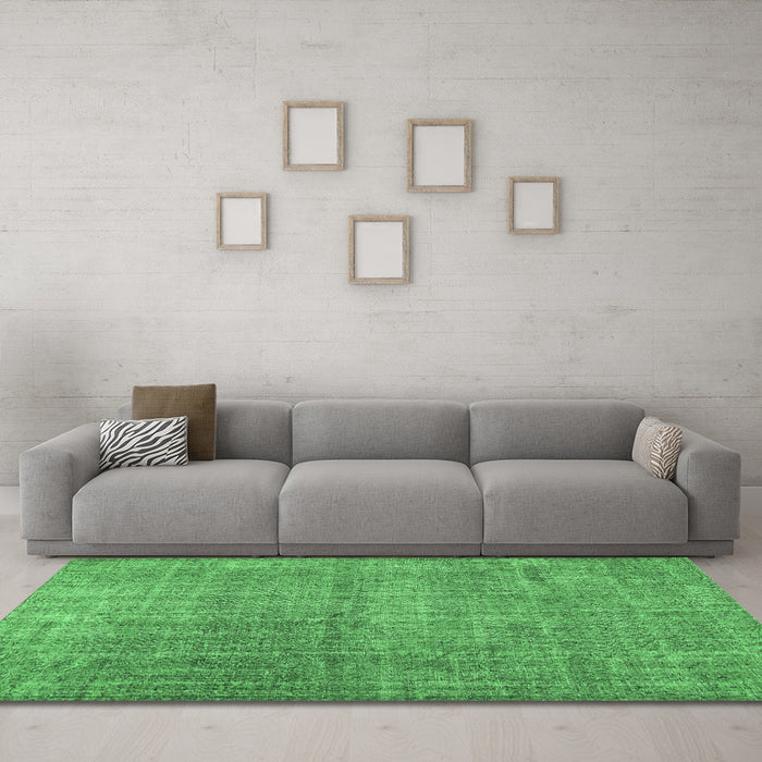 Machine Washable Abstract Emerald Green Contemporary Area Rugs in a Living Room,, wshcon479emgrn