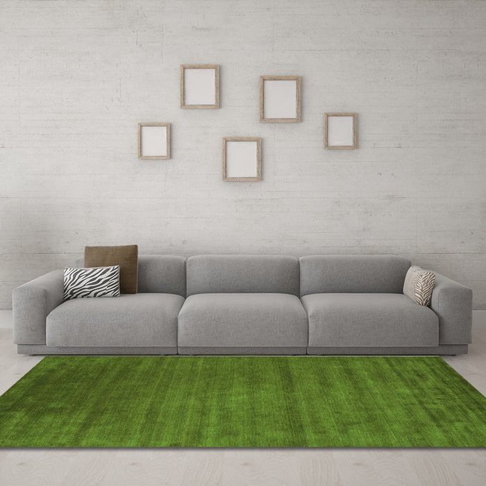 Machine Washable Abstract Green Contemporary Area Rugs in a Living Room,, wshcon47grn