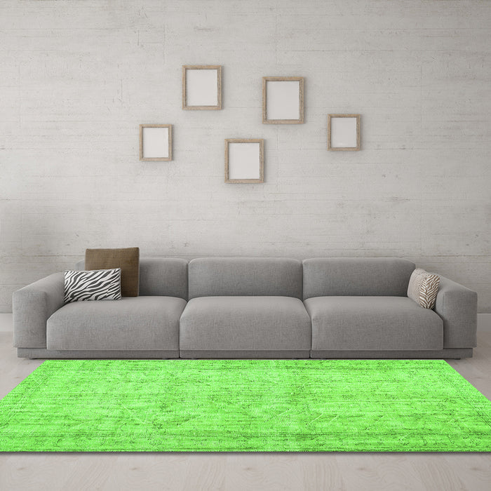 Machine Washable Abstract Green Contemporary Area Rugs in a Living Room,, wshcon480grn
