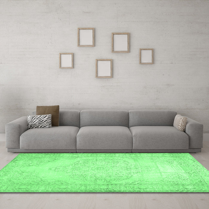 Machine Washable Abstract Emerald Green Contemporary Area Rugs in a Living Room,, wshcon481emgrn