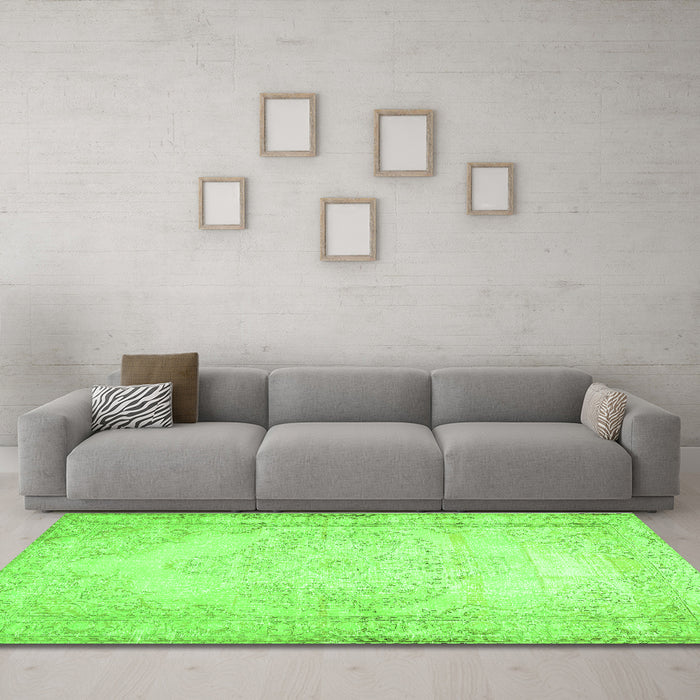 Machine Washable Abstract Green Contemporary Area Rugs in a Living Room,, wshcon481grn