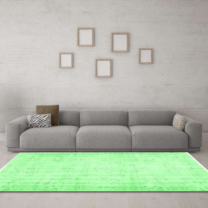 Machine Washable Abstract Emerald Green Contemporary Area Rugs in a Living Room,, wshcon484emgrn