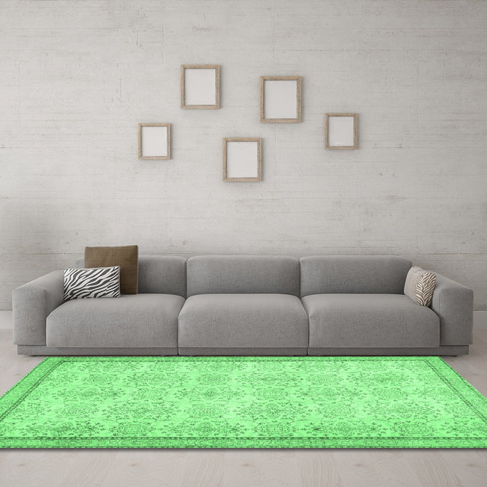 Machine Washable Abstract Emerald Green Contemporary Area Rugs in a Living Room,, wshcon486emgrn