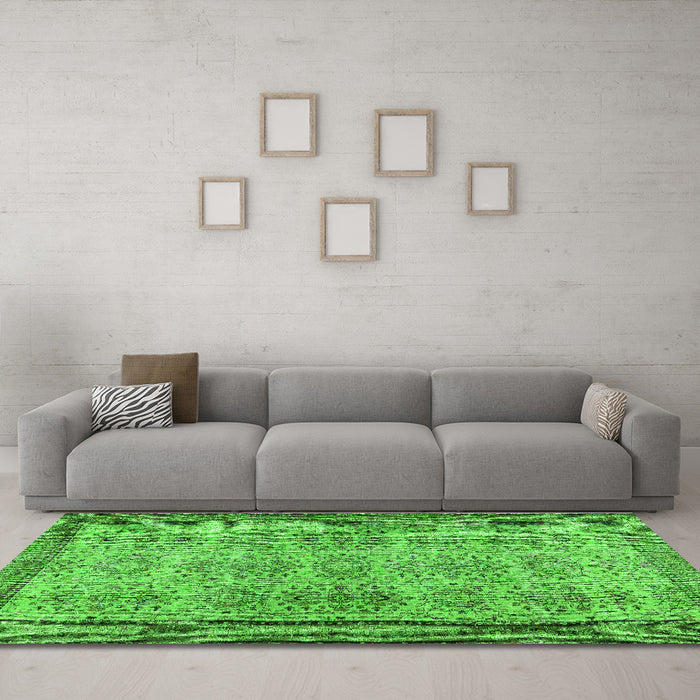 Machine Washable Abstract Green Contemporary Area Rugs in a Living Room,, wshcon488grn