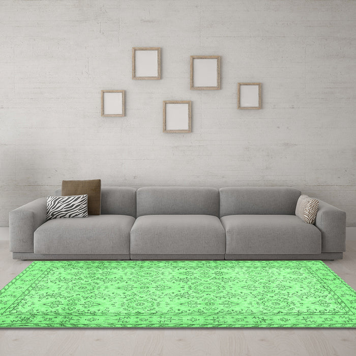 Machine Washable Abstract Emerald Green Contemporary Area Rugs in a Living Room,, wshcon489emgrn