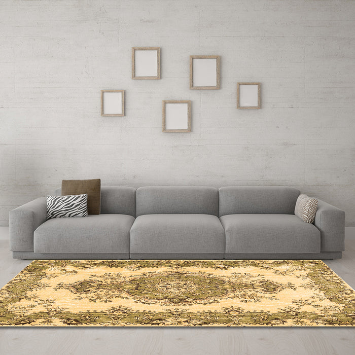 Machine Washable Abstract Brown Contemporary Rug in a Living Room,, wshcon492brn