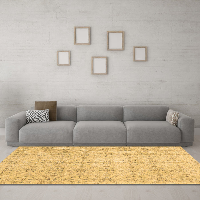Machine Washable Abstract Brown Contemporary Rug in a Living Room,, wshcon494brn