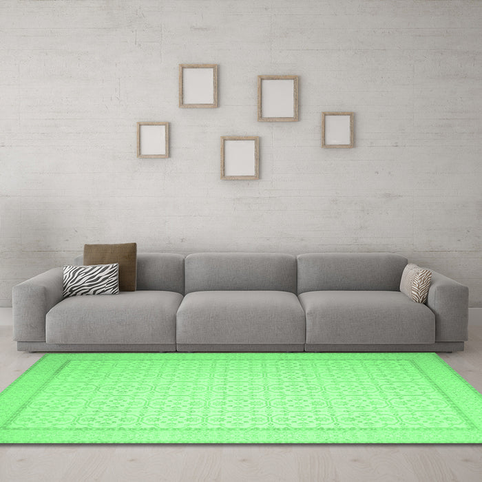Machine Washable Abstract Emerald Green Contemporary Area Rugs in a Living Room,, wshcon497emgrn