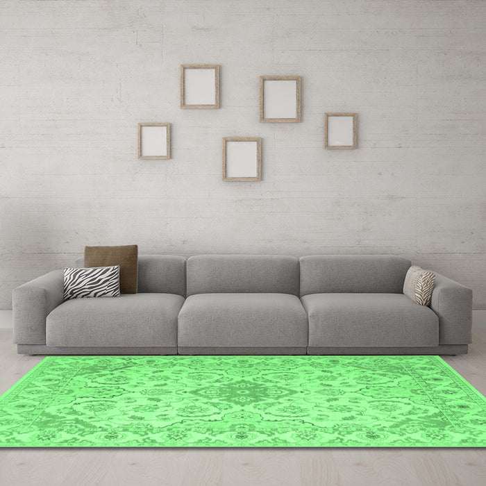 Machine Washable Abstract Emerald Green Contemporary Area Rugs in a Living Room,, wshcon499emgrn