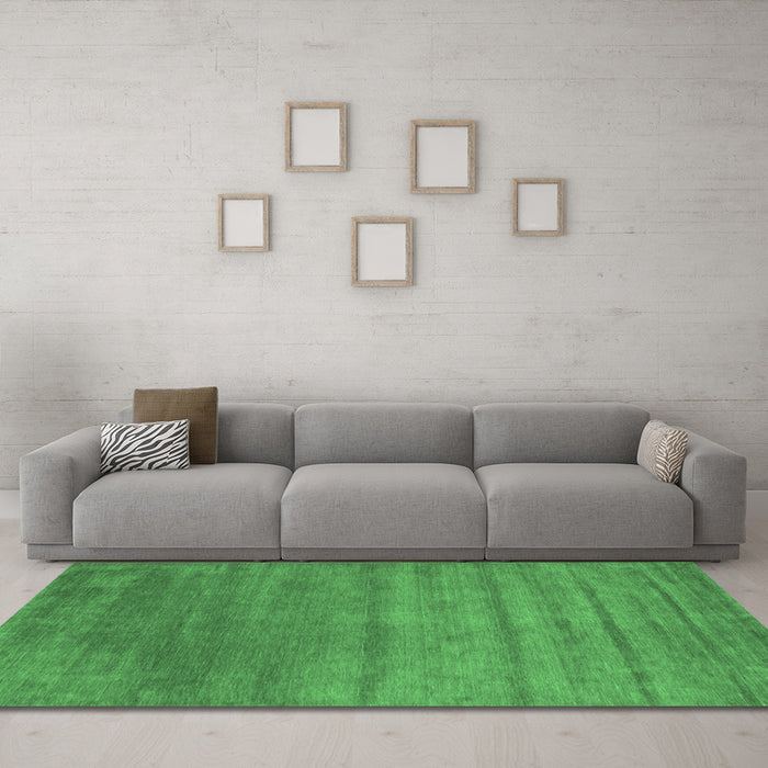 Machine Washable Abstract Emerald Green Contemporary Area Rugs in a Living Room,, wshcon49emgrn