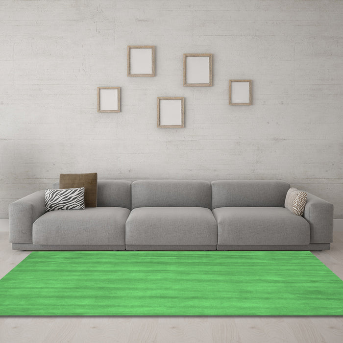 Machine Washable Abstract Emerald Green Contemporary Area Rugs in a Living Room,, wshcon4emgrn