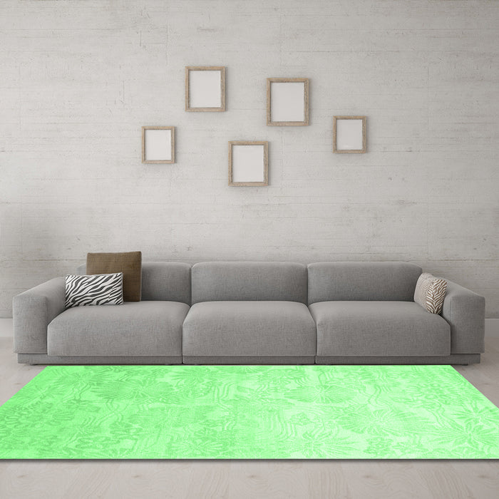 Machine Washable Abstract Emerald Green Contemporary Area Rugs in a Living Room,, wshcon500emgrn
