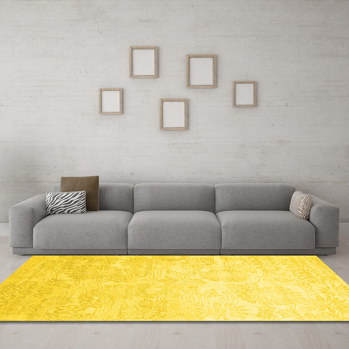 Machine Washable Abstract Yellow Contemporary Rug in a Living Room, wshcon500yw
