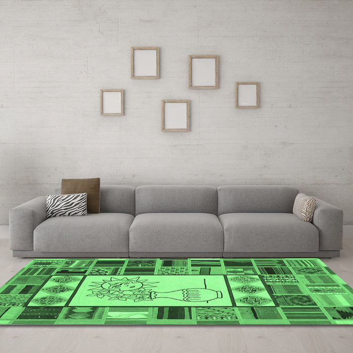 Machine Washable Patchwork Emerald Green Transitional Area Rugs in a Living Room,, wshcon501emgrn